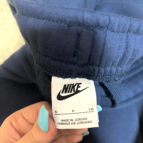 Nike Sweatpants - Picture 3 of 3